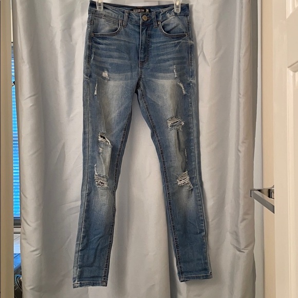 DESIGN LAB HIGH RISE RIPPED JEANS - Picture 1 of 5